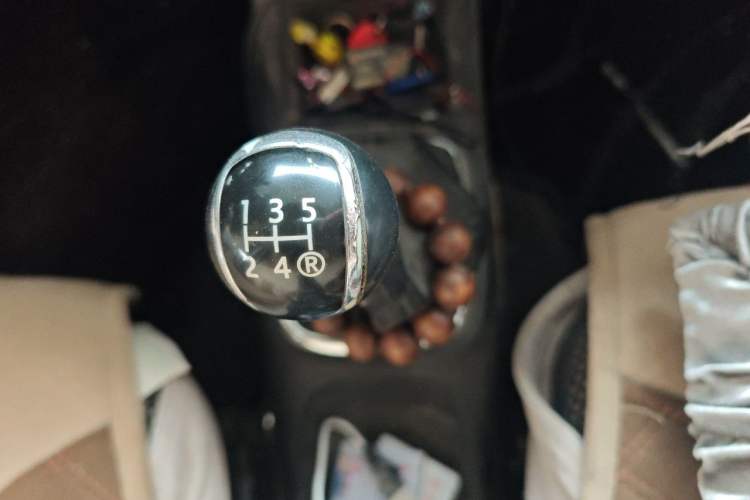 Used FAW Xiali N7 2013 1.3L Manual Luxury Model Gear Lever
