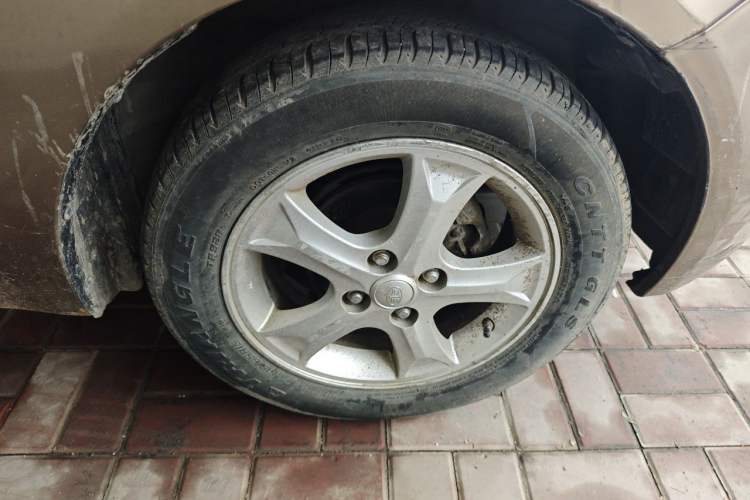 Used FAW Xiali N7 2013 1.3L Manual Luxury Model Right Front Wheel Hub