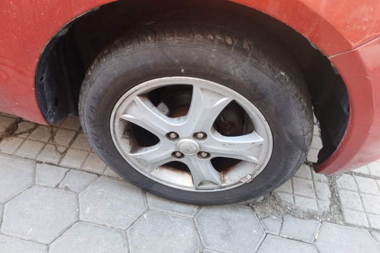 Used FAW Xiali N7 2013 1.3L Manual Luxury Model Right Front Wheel Hub
