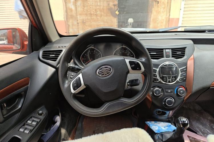 Used FAW Xiali N7 2013 1.3L Manual Comfort Model Steering Wheel