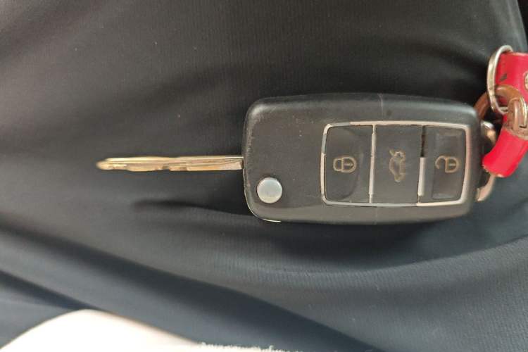 Used FAW Xiali N7 2013 1.3L Manual Luxury Model Vehicle Key