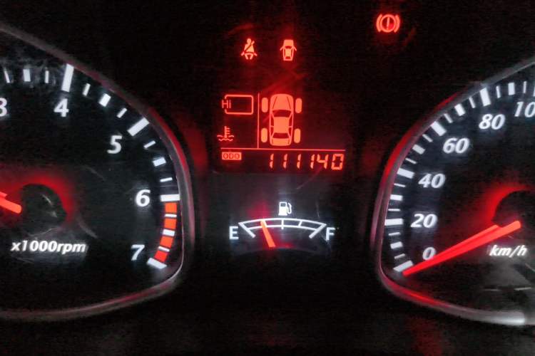 Used FAW Xiali N7 2014 1.3L Manual Sport Prestige Edition Odometer Close Up
