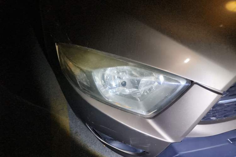 Used FAW Xiali N7 2014 1.3L Manual Sport Prestige Edition Right Front Headlight