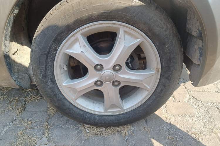 Used FAW Xiali N7 2014 1.3L Manual Sport Prestige Edition Right Front Wheel Hub