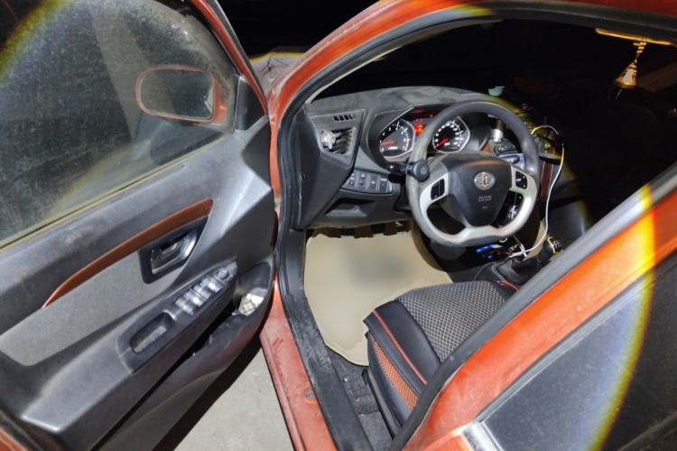 Used FAW Xiali N7 2014 1.3L Manual Sport Luxury Model Driver Seat