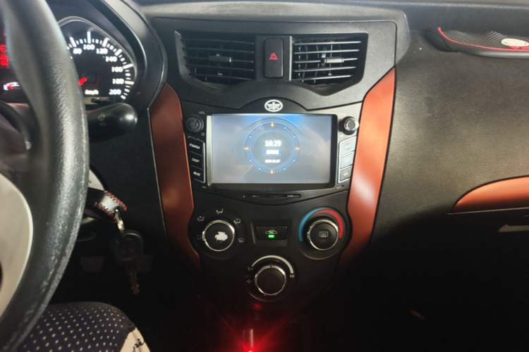 Used FAW Xiali N7 2014 1.3L Manual Sport Prestige Edition Audio And AC Panel