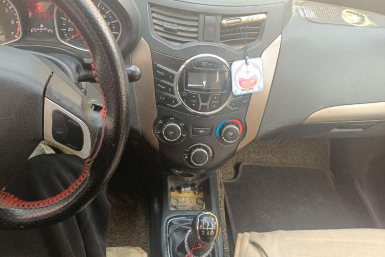 Used FAW Xiali N7 2014 1.3L Manual Sport Comfort Model Audio And AC Panel