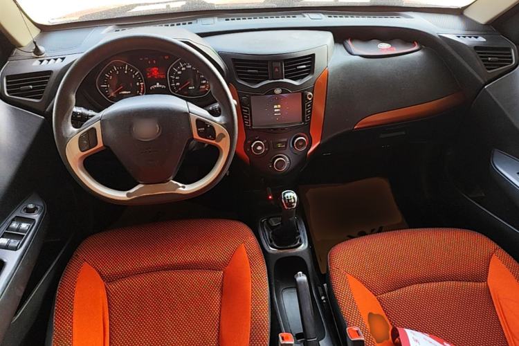 Used FAW Xiali N7 2014 1.3L Manual Sport Prestige Edition Center Console