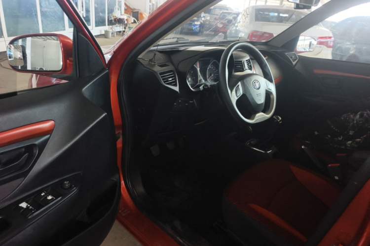 Used FAW Xiali N7 2014 1.3L Manual Sport Prestige Edition Driver Seat