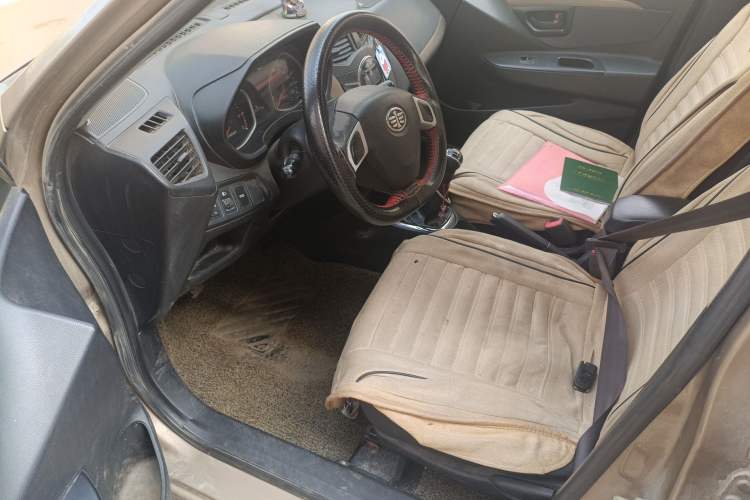 Used FAW Xiali N7 2014 1.3L Manual Sport Comfort Model Driver Seat