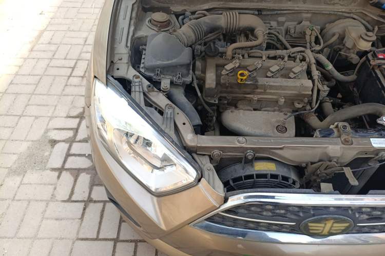 Used FAW Xiali N7 2014 1.3L Manual Sport Comfort Model Engine Bay Right