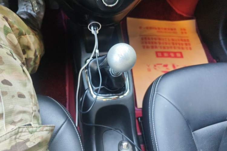 Used FAW Xiali N7 2014 1.3L Manual Sport Comfort Model Gear Lever