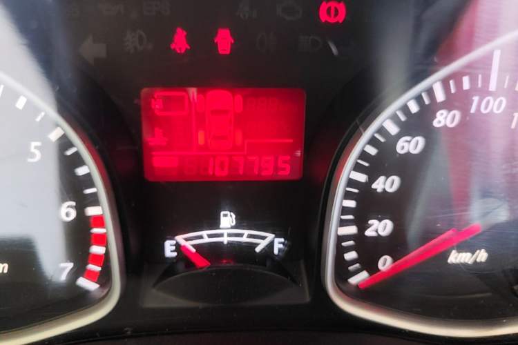 Used FAW Xiali N7 2014 1.3L Manual Sport Prestige Edition Odometer Close Up