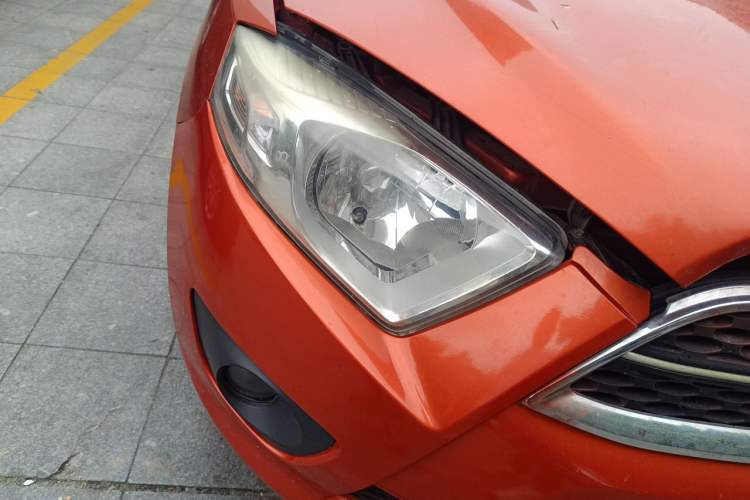 Used FAW Xiali N7 2014 1.3L Manual Sport Luxury Model Right Front Headlight