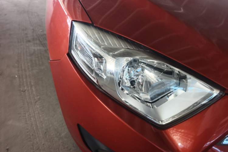Used FAW Xiali N7 2014 1.3L Manual Sport Prestige Edition Right Front Headlight