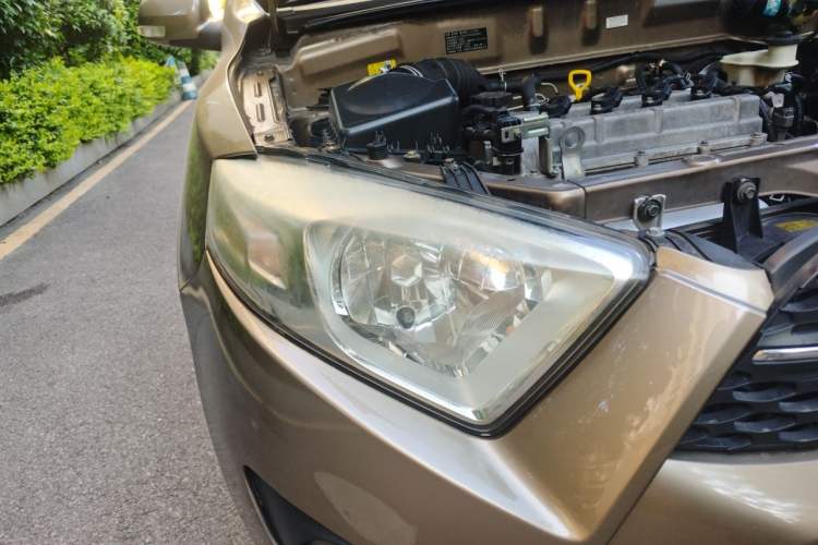 Used FAW Xiali N7 2014 1.3L Manual Sport Comfort Model Right Front Headlight