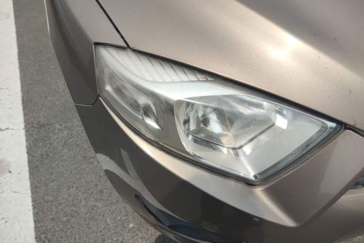Used FAW Xiali N7 2014 1.3L Manual Sport Luxury Model Right Front Headlight