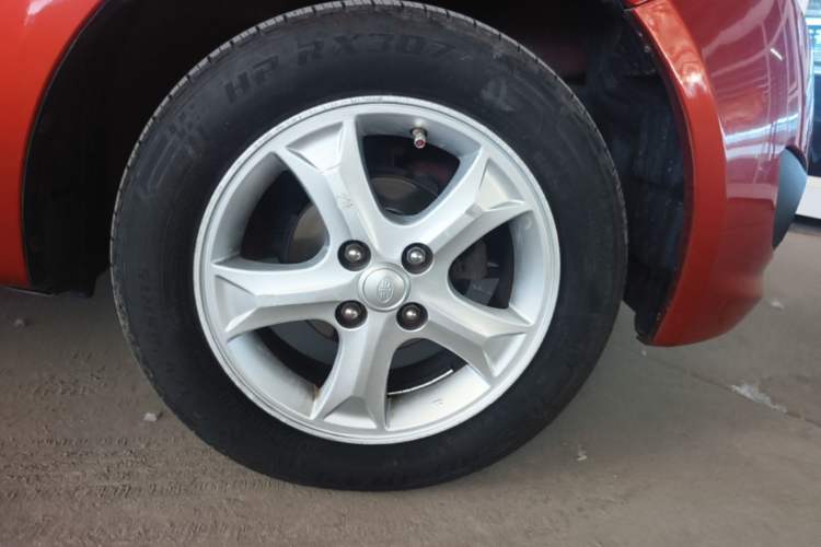 Used FAW Xiali N7 2014 1.3L Manual Sport Prestige Edition Right Front Wheel Hub