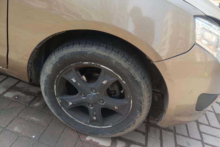 Used FAW Xiali N7 2014 1.3L Manual Sport Comfort Model Right Front Wheel Hub