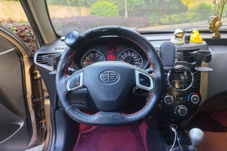 Used FAW Xiali N7 2014 1.3L Manual Sport Comfort Model Steering Wheel