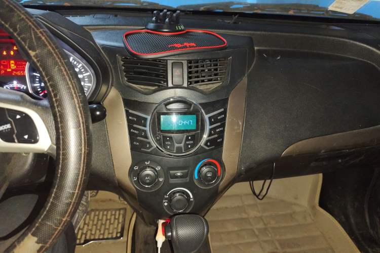 Used FAW Xiali N7 2015 1.3L Automatic Luxury Model Audio And AC Panel