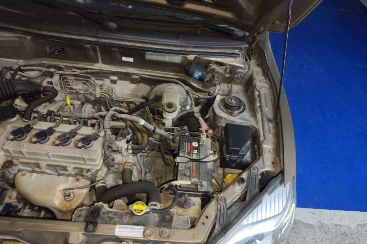 Used FAW Xiali N7 2015 1.3L Automatic Luxury Model Engine Bay Left