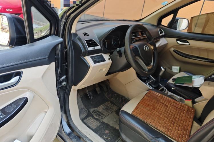Used FAW Yingzhi 727 2016 1.5L Standard Edition Driver Seat
