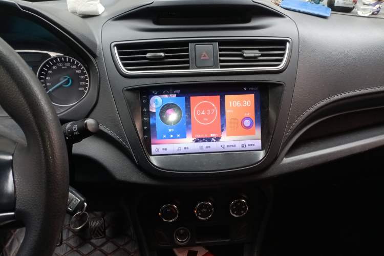 Used FAW Yingzhi 727 2016 1.5L Startup Edition Audio And AC Panel
