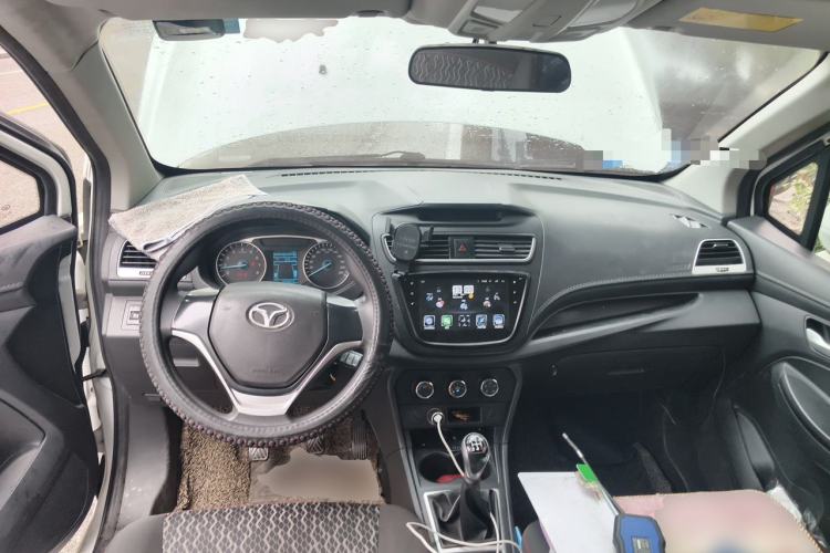 Used FAW Yingzhi 727 2016 1.5L Standard Edition Center Console