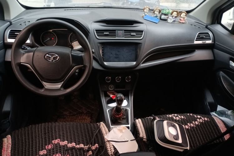 Used FAW Yingzhi 727 2016 1.5L Startup Edition Center Console