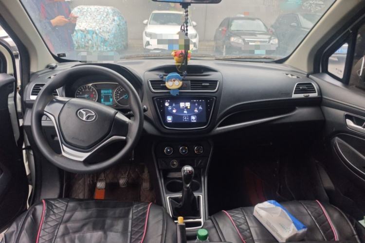 Used FAW Yingzhi 727 2016 1.5L Standard Edition Center Console