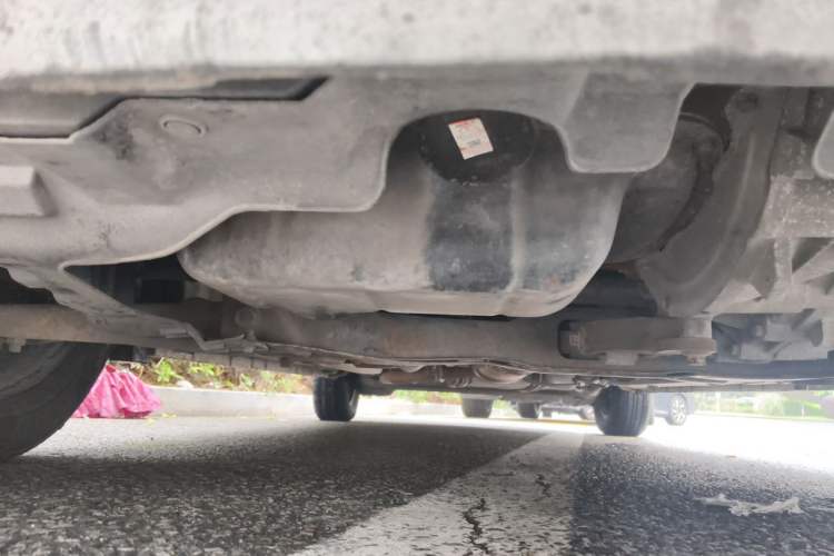 Used FAW Yingzhi 727 2016 1.5L Standard Edition Chassis Front