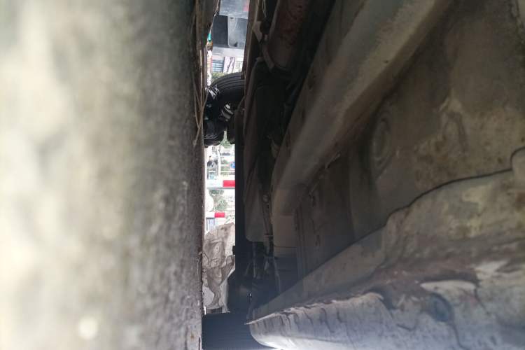 Used FAW Yingzhi 727 2016 1.5L Business Edition Chassis Front Left