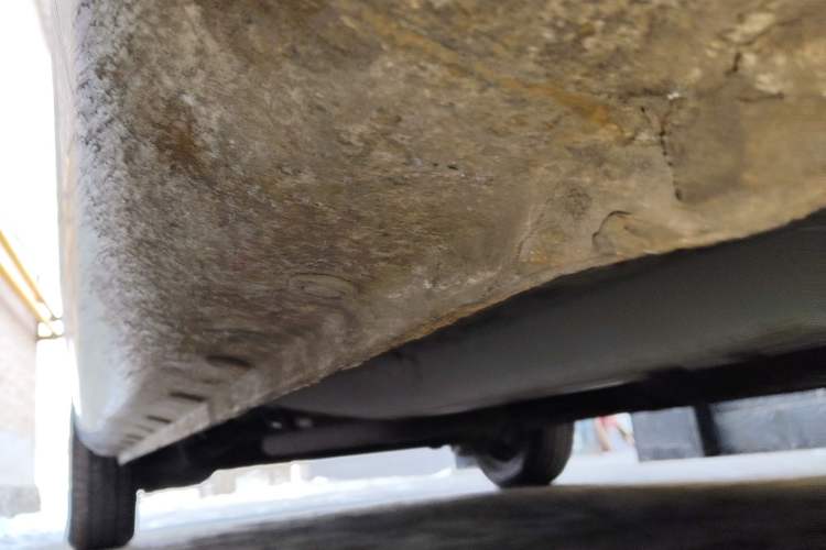 Used FAW Yingzhi 727 2016 1.5L Standard Edition Chassis Front Right