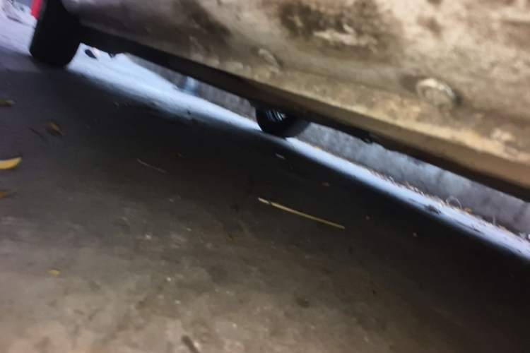 Used FAW Yingzhi 727 2016 1.5L Standard Edition Chassis Front Right