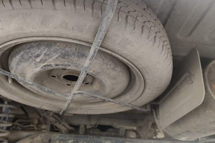 Used FAW Yingzhi 727 2016 1.5L Standard Edition Chassis Rear