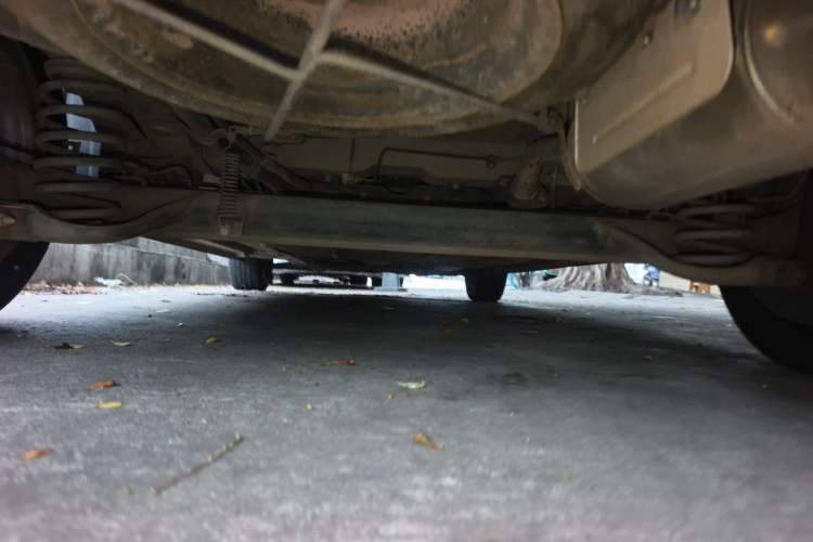 Used FAW Yingzhi 727 2016 1.5L Standard Edition Chassis Rear