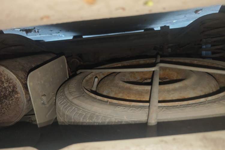 Used FAW Yingzhi 727 2016 1.5L Standard Edition Chassis Rear