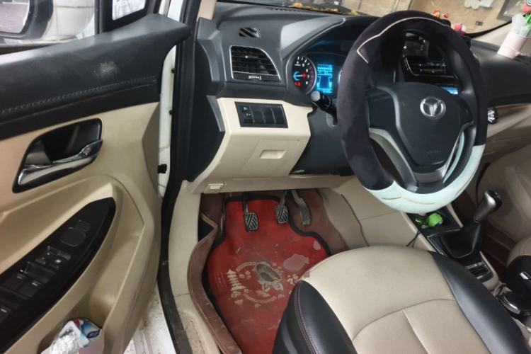 Used FAW Yingzhi 727 2016 1.5L Standard Edition Driver Seat
