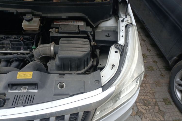 Used FAW Yingzhi 727 2016 1.5L Startup Edition Engine Bay Left