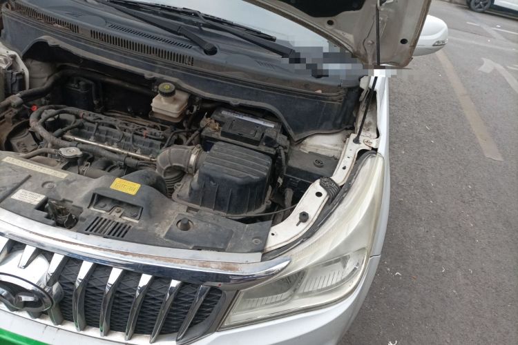 Used FAW Yingzhi 727 2016 1.5L Business Edition Engine Bay Left