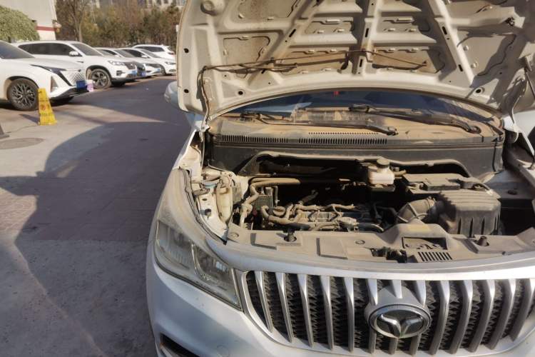 Used FAW Yingzhi 727 2016 1.5L Standard Edition Engine Bay Right