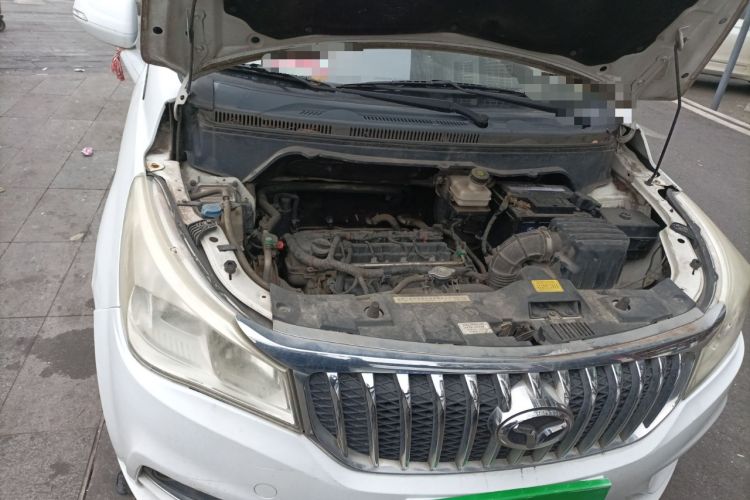 Used FAW Yingzhi 727 2016 1.5L Business Edition Engine Bay Right