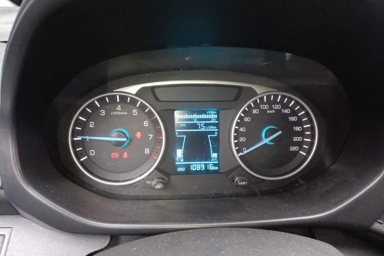 Used FAW Yingzhi 727 2016 1.5L Startup Edition Instrument Cluster