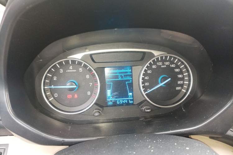 Used FAW Yingzhi 727 2016 1.5L Business Edition Instrument Cluster