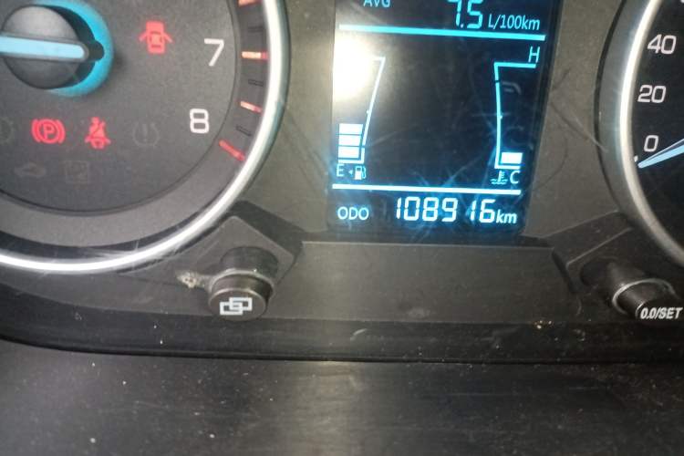 Used FAW Yingzhi 727 2016 1.5L Startup Edition Odometer Close Up