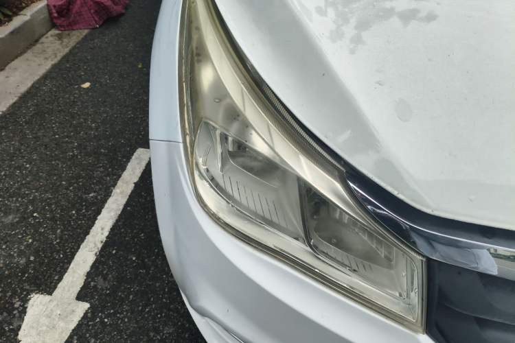 Used FAW Yingzhi 727 2016 1.5L Standard Edition Right Front Headlight