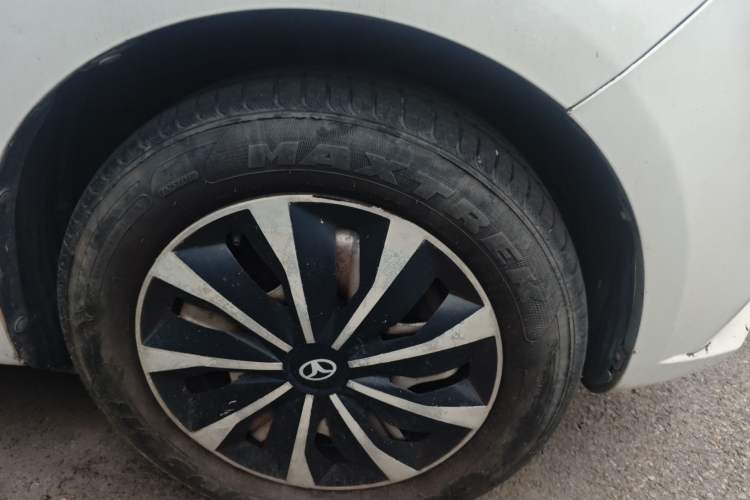 Used FAW Yingzhi 727 2016 1.5L Standard Edition Right Front Wheel Hub
