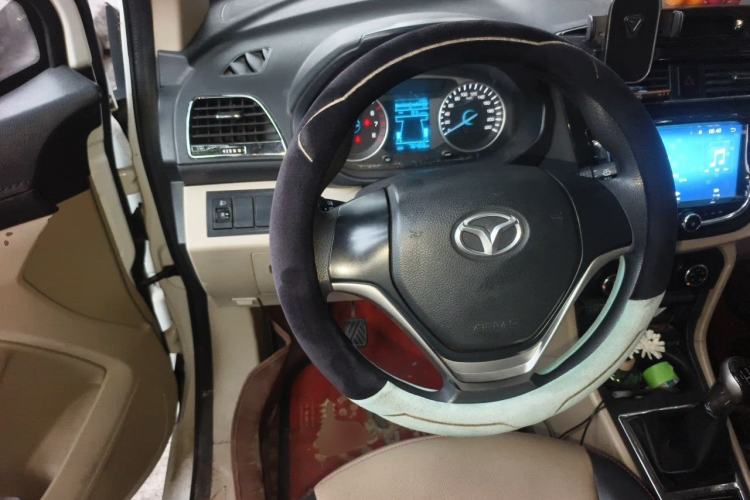 Used FAW Yingzhi 727 2016 1.5L Standard Edition Steering Wheel