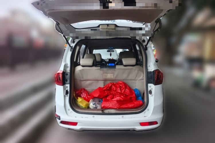 Used FAW Yingzhi 727 2016 1.5L Standard Edition Trunk